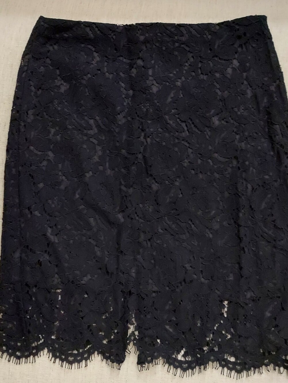 Banana Republic Black Lace Pencil Skirt - Classic Women's Skirt. Size 6. S-600